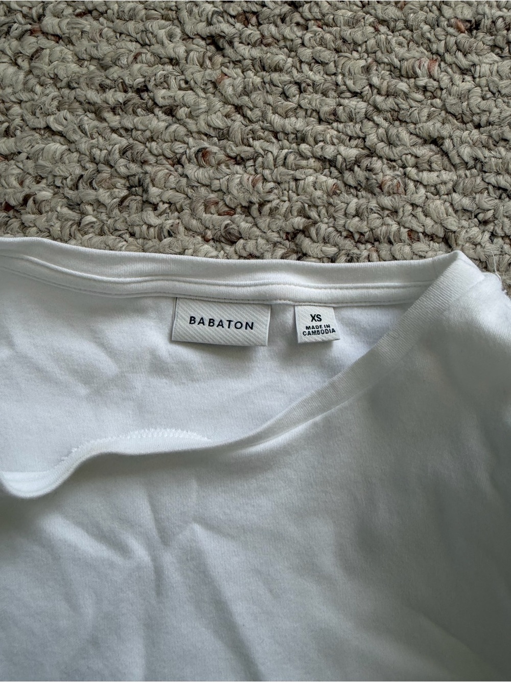 Aritzia Babaton Shoulder Pad Top - Picture 2 of 5